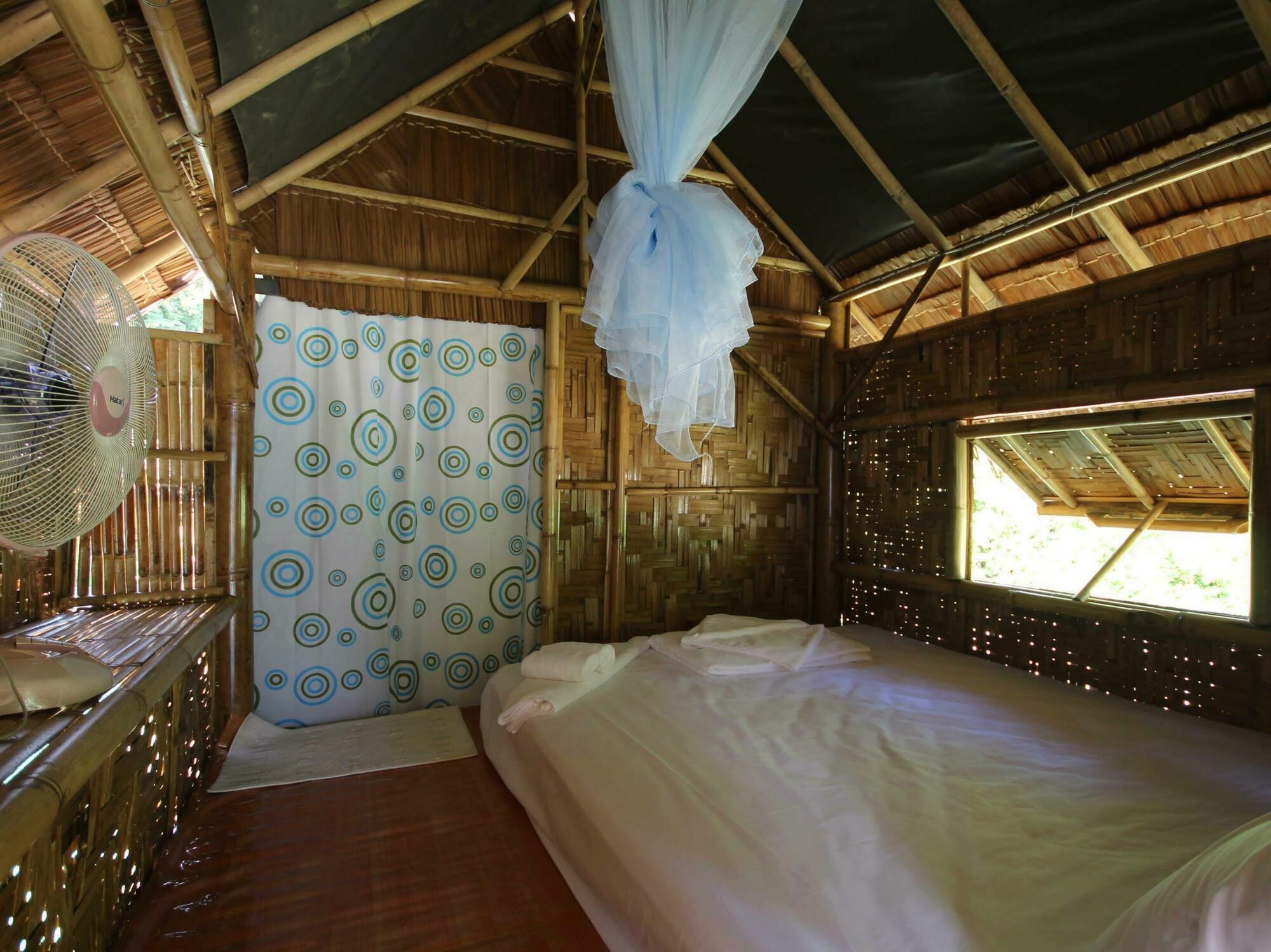 Phuhaya Bamboo Bungalows Ко-Ланта Экстерьер фото