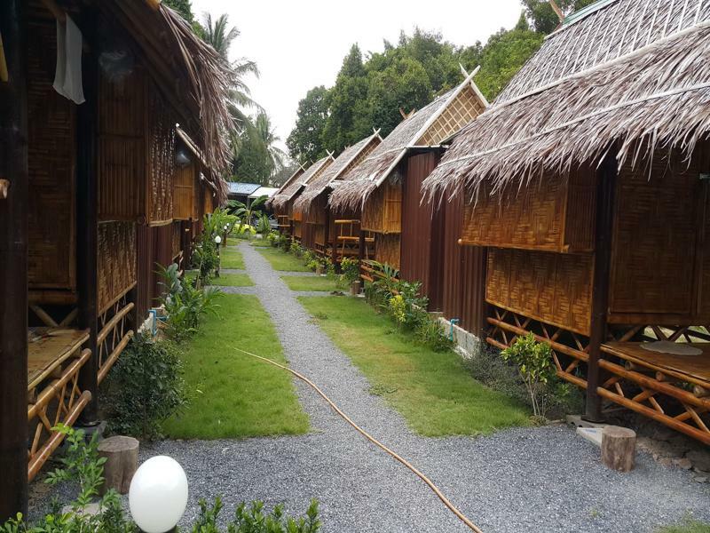 Phuhaya Bamboo Bungalows Ко-Ланта Экстерьер фото